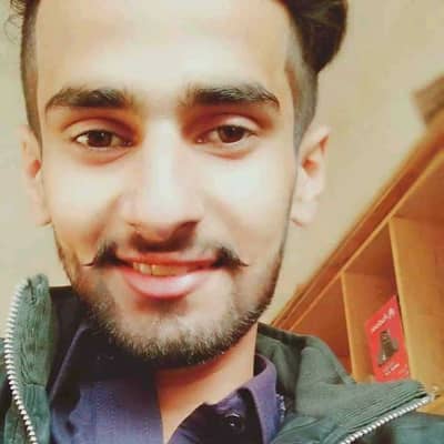 Qamar Khan