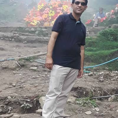 Moeez